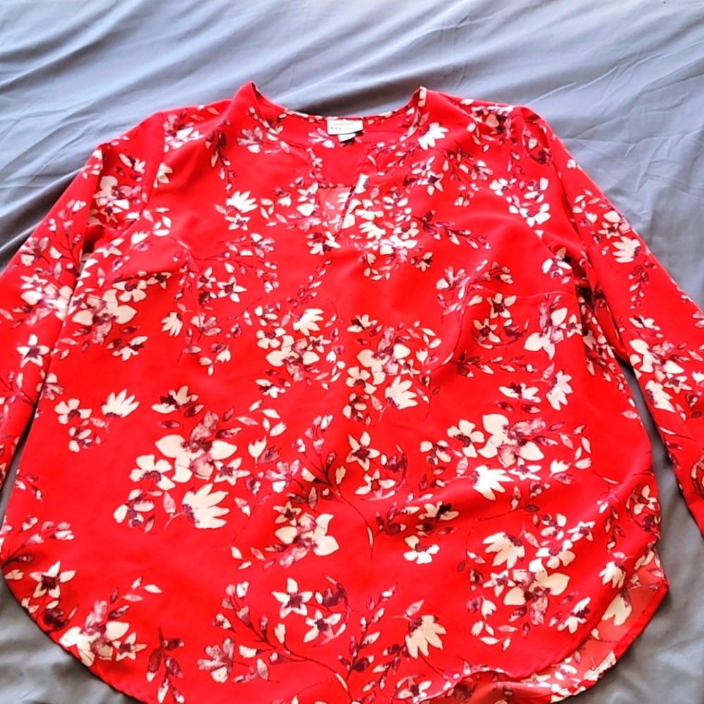 Ava & Viv 1x red Floral Blouse